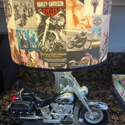 Harley -Davidson Lamp And Shadow Box