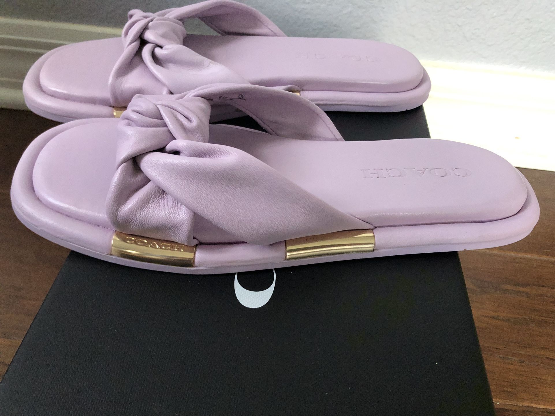 New COACH Knotted Leather Flat Sandals With Box