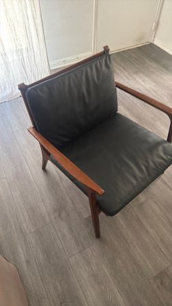 ren lounge chair