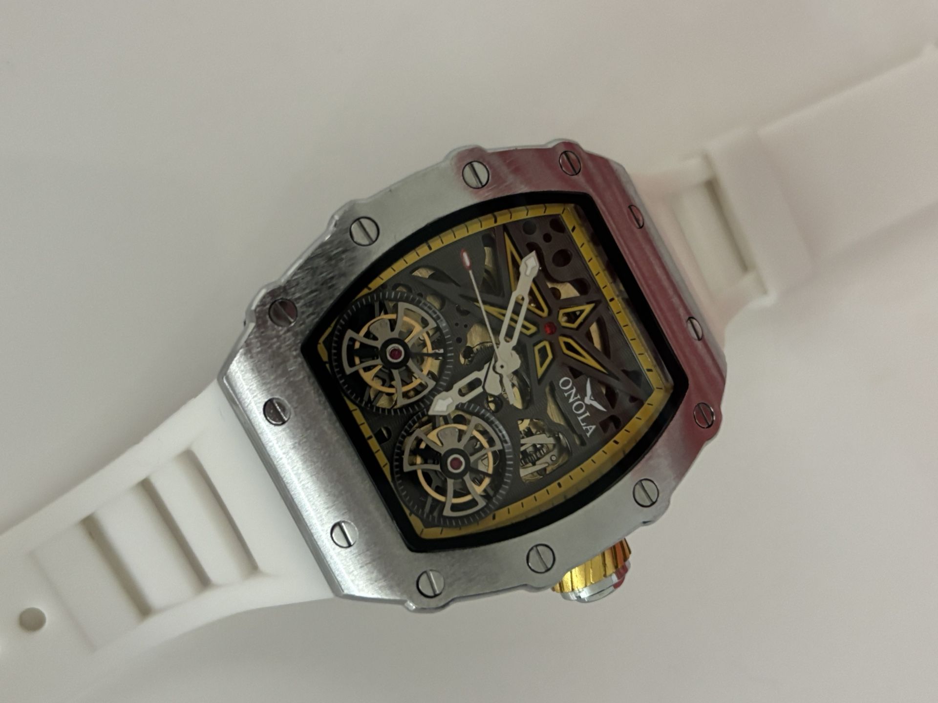 Onola Watch