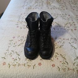 Danner all black leather gore-tex boots size 14 These boots are 425.00 brand new