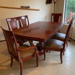 Formal Dining Table and 6 Chairs