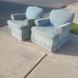2 Matching Chairs