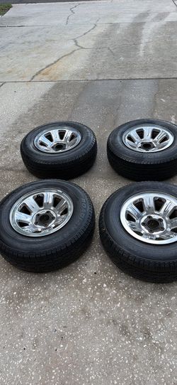 225x70x15 like new off of a ford ranger