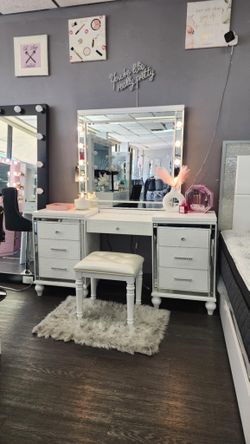 Vanity’s On Saleee ❗️