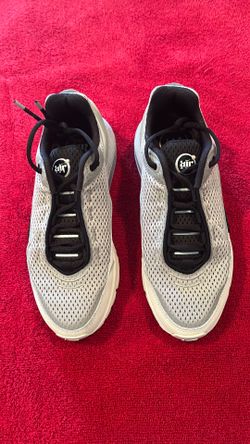 Pre-owned nike air SZ. 6.5