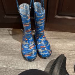 Boys Rain boots Size 13/1