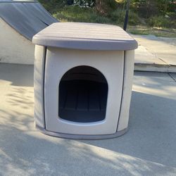 Rubbermaid Dog House 