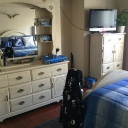 Queen Or Twin Bed Set