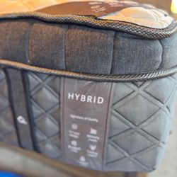 Puffy Royal Hybrid King Mattress 