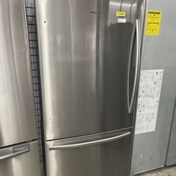 Hisense Bottom Freezer In Stainless Steel New Open Box Coubter Depth 