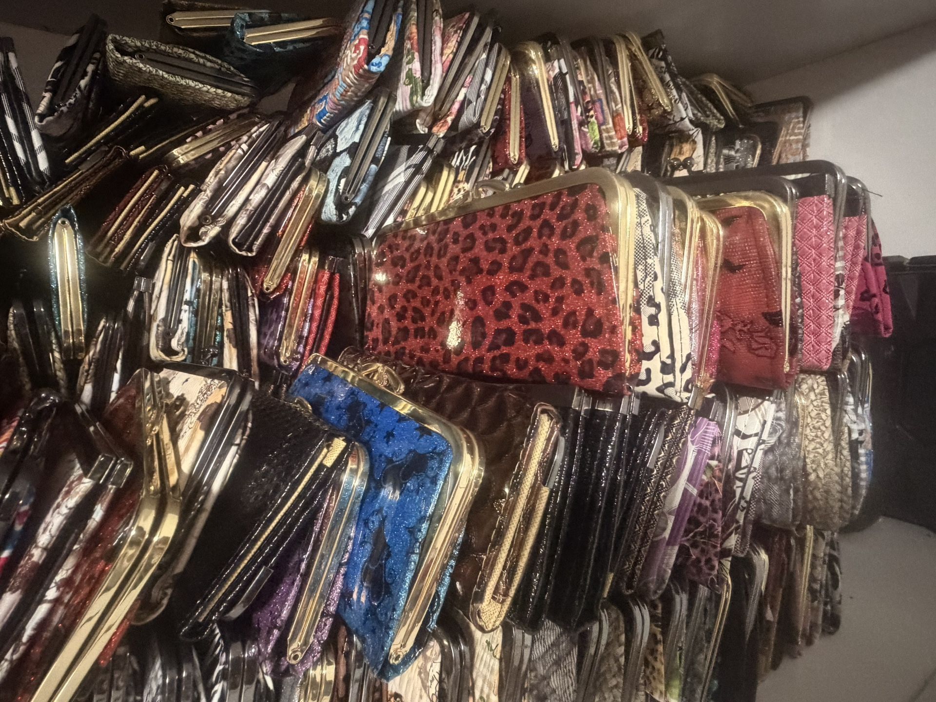 220 Colorful Y2K Style Clutch Bags (Must Pick Up)