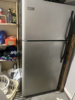 Refrigerator 