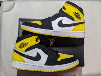 Jordan 1 Mid SE Yellow Toe Size 10.5