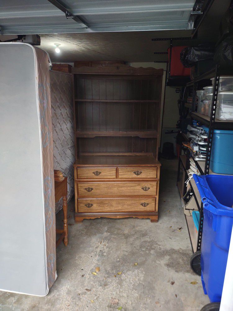 Large Dresser With Hutch 