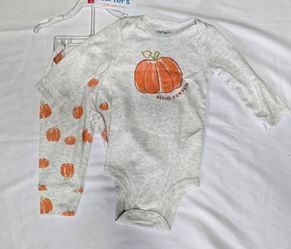Carter's Baby 2-Piece " Hello Pumpkin"  Bodysuit and Pants Set 6 months