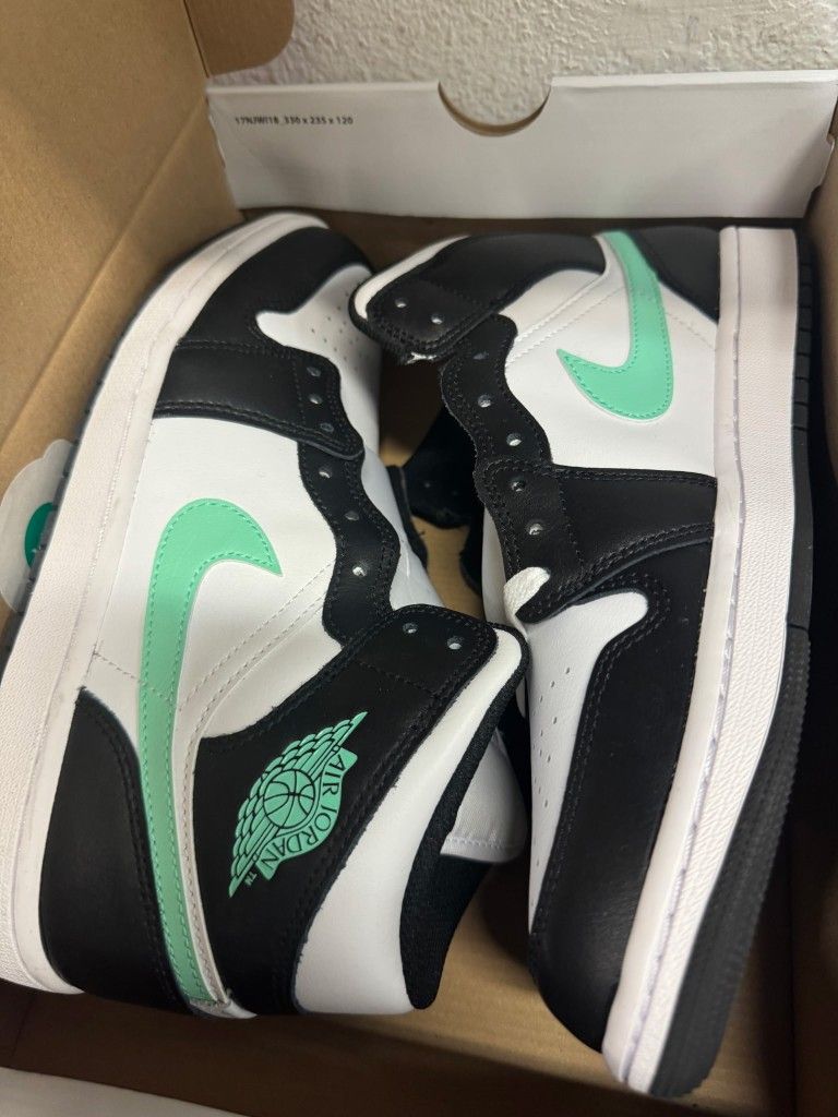 Brand New Men 10 Jordans 4o2 383 391o