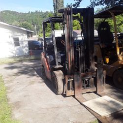Toyota forklift propane 6000lb lift Traade