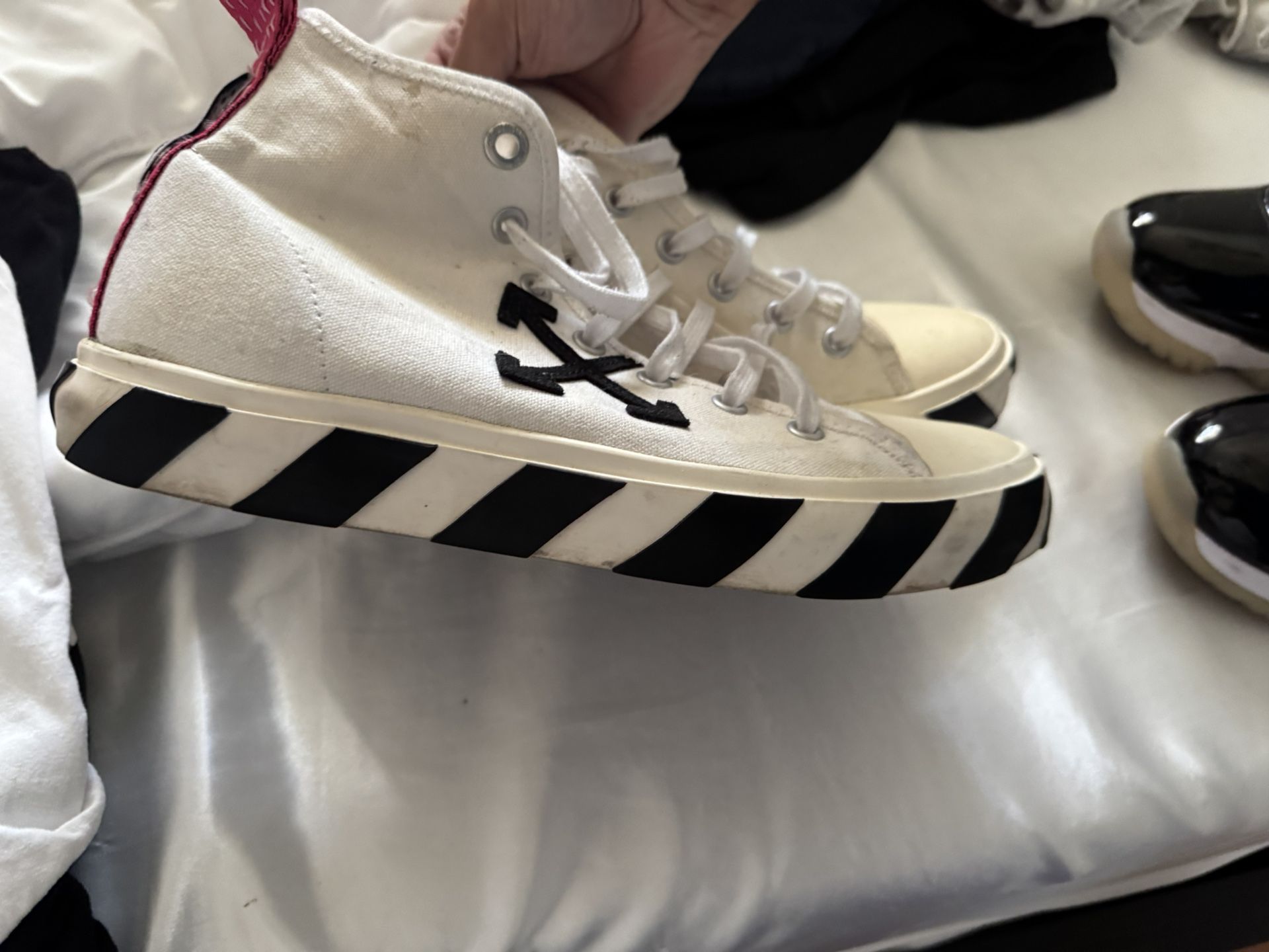 Off White Converse 
