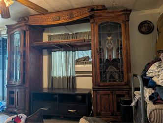 🚨 Must Sell by Friday! Solid Oak Entertainment Center – Only $200 OBO
