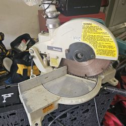 MAKITA ANGLE TABLE SAW