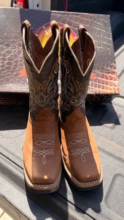 Cowboy boots  size 9.5