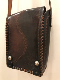 Leather shoulder bag