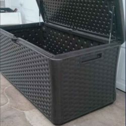 XL Suncast wicker deck box pool spa storage organizer boat garage toolbox tools cushions floats toys