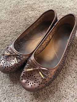 Brown ballerina flats