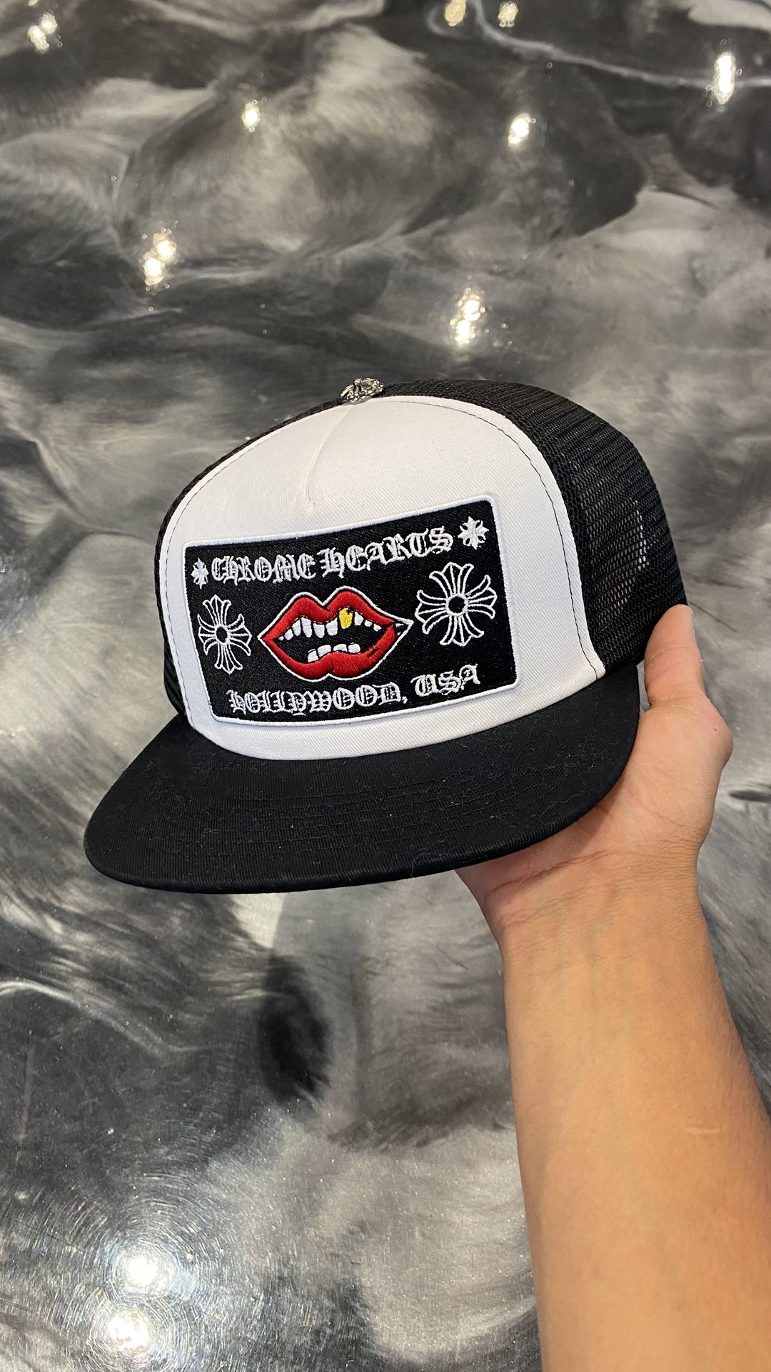 White And Black Chomper Hollywood Ch Mesh Snapback