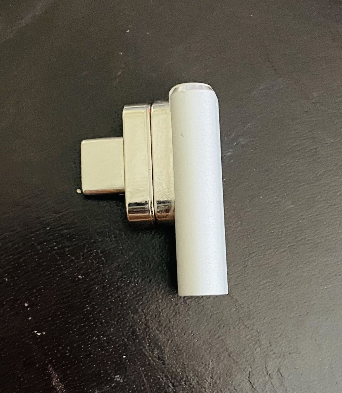 MacBook Magnetic Charging Port Converter