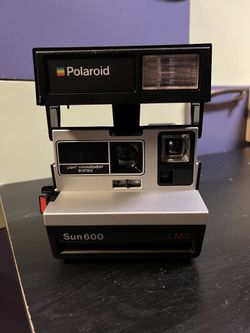 Sun 600 Polaroid Camera