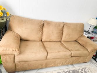 ASAP The brand-new sofa bed is very practical.