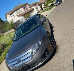 2012 Ford Fusion 3k or best offer.