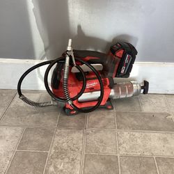 Milwaukee (2646-20) Grease Gun With 18v XC5.0 Battery No Charger