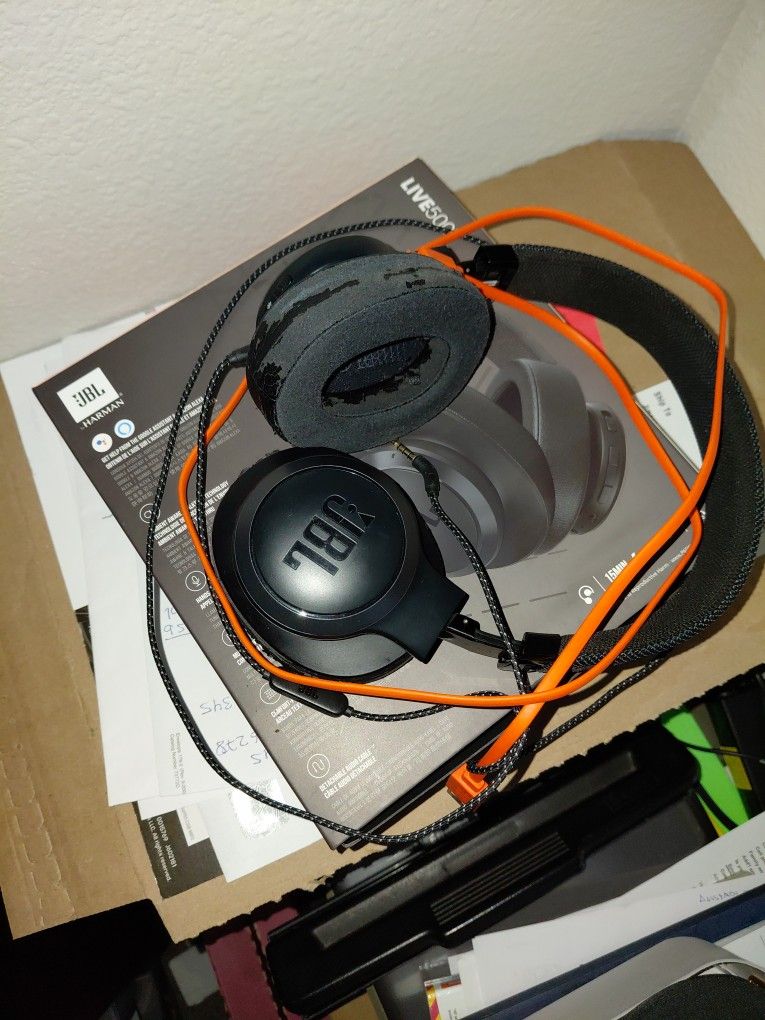 JBL Live 500 BT Over-ear Wireless HEADPHONE Black