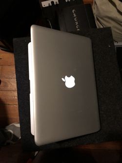 13 inches MacBook Pro 2010 processor 2.4 GHz intel core 2 duo. 500 GB hardrive