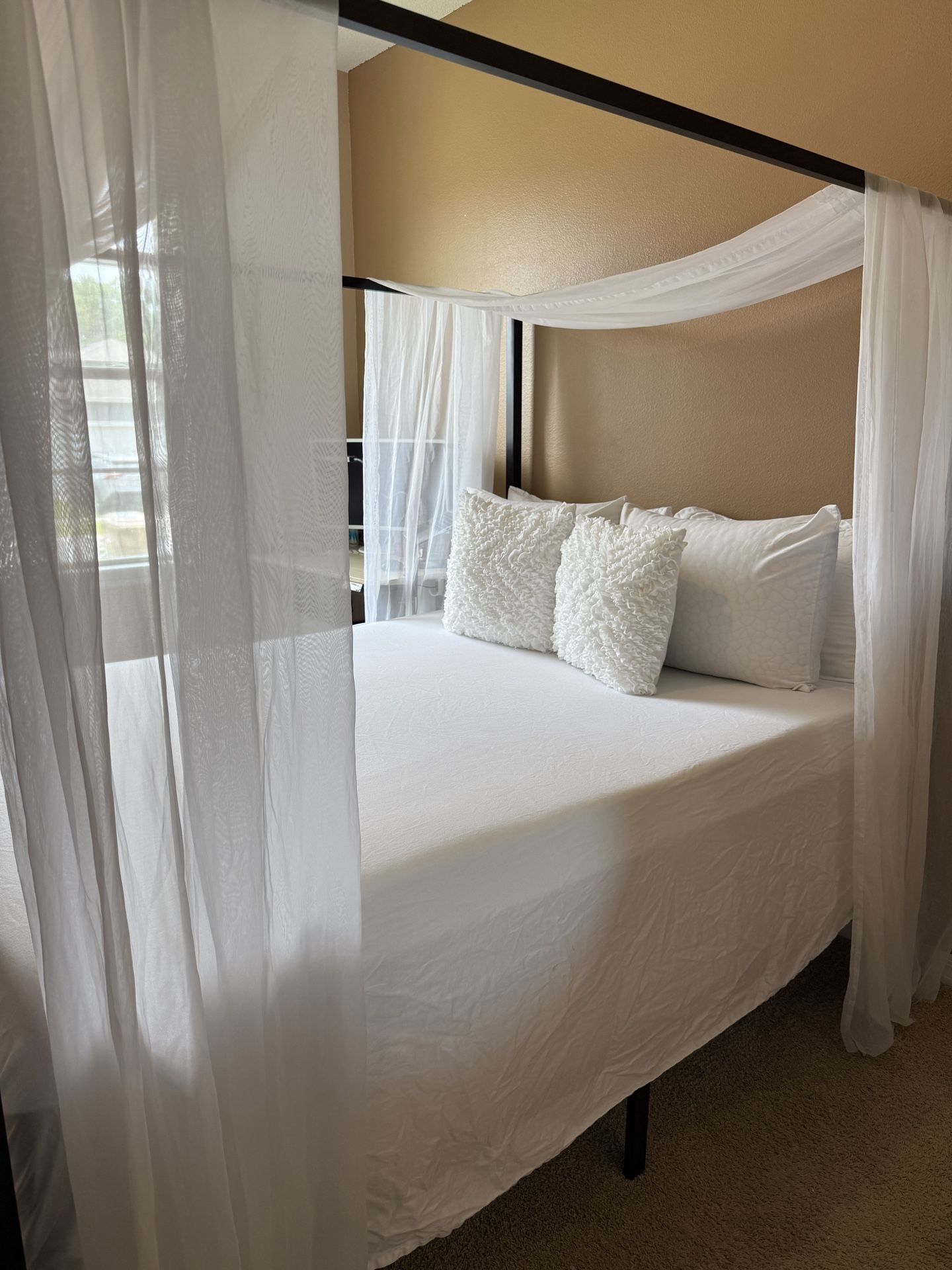 Black Friday Sale! Modern Black Canopy Bed- Sleek And Luxurious!