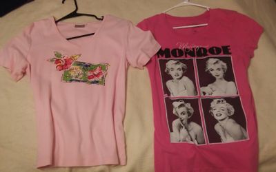 2 Pink short sleeve tops