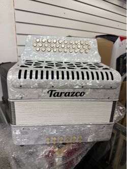 Tarazco accordion new $599