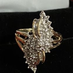 Beautiful Diamond & 10k Yellow Gold Cocktail Ring Size 7.5