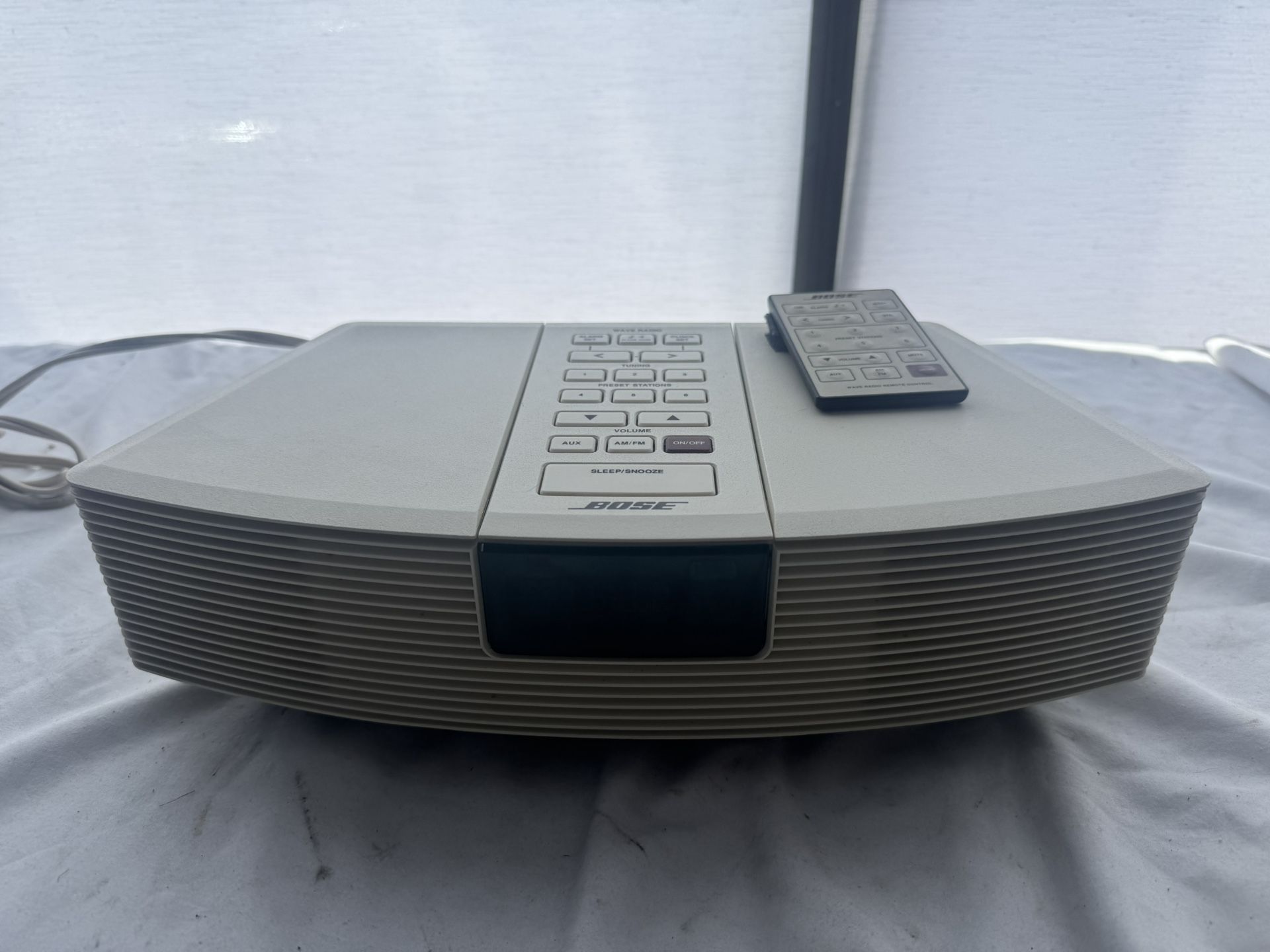BOSE Wave Radio AM/FM Alarm Clock with Remote