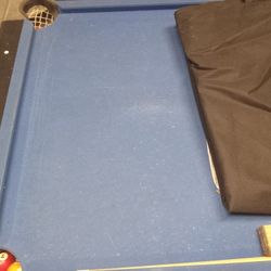POOL TABLE 
