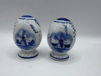 Vintage Blue & White Holland Egg Shaped Salt & Pepper Shakers