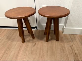 Set of 2 Solid Wood Tripod Side Tables – Mid-Century Style