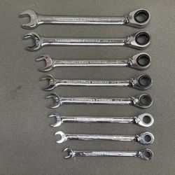 GEARWRENCH 8 Pc 12 Pt Reversible Ratcheting Combination Wrench Set Metric