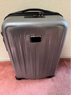 Tumi Continental Wxpandable 4 wheeled carry on
