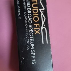 MAC STUDIO FIX FOUNDATION 