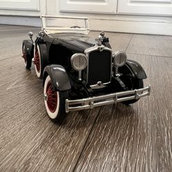 Diecast 1/24 scale Danbury Mint 1927 Stutz Black Hawk Speedster Black 