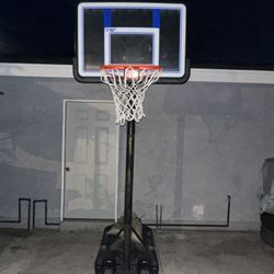 Basketball Hoop 